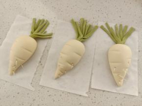 3个白萝卜依次做好