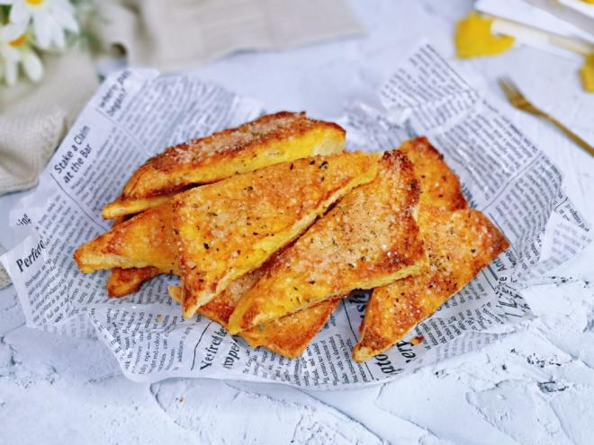 罗勒蜂蜜吐司角