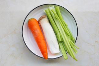 准备好所有食材。