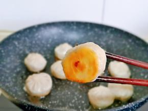 煎至底部金黄，即可。