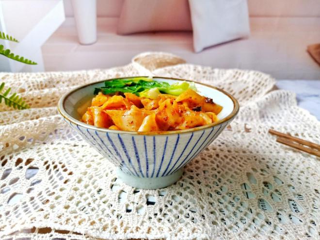 牛肉酱青菜拌面