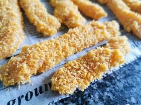 9 一定要放一会，面包糠与挂了浆的鸡肉要充分吸收