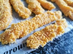 9 一定要放一会，面包糠与挂了浆的鸡肉要充分吸收