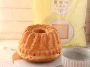       12.出炉后立即脱模，在烤网上放凉