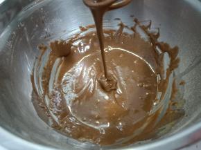 呈Z 字搅拌至顺滑的状态