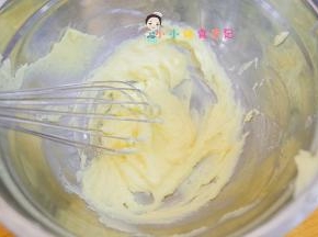 黄油用蛋抽试一下是不是软化到位了