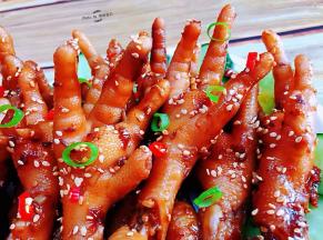 凤爪的营养超级丰富含有丰富的胶原蛋白