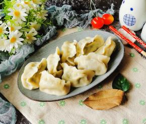 捞出装盘 蘸着醋吃  非常鲜美