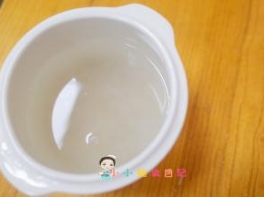 将米洗干净加入300g左右的水