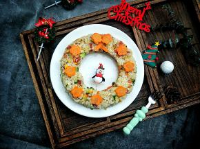 把压好的花朵摆入花环米饭上即可。