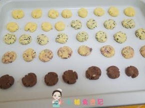 做好就是这样的，如果你想裂纹更明显可以冰箱冷藏一会再按压