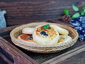 萝卜丝猪肉发面饼做好啦。