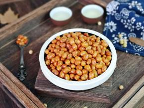 这道椒盐黄豆，无论是零食还是作为下酒菜都超棒。