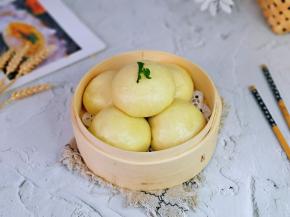 一口气吃了4个，面包的口感，馅料鲜嫩多汁，好吃停不下来。