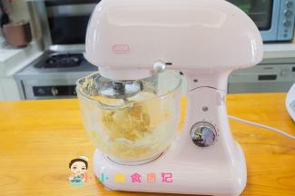 继续启动机器揉面，一直揉