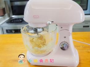 继续启动机器揉面，一直揉