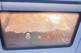 大概上色后就要中途盖上锡纸，我这里大概烤15分钟就盖上了