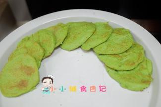 把饼一个个摆好，再做一碗汤就完美啦