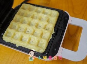 打开这样就是好了，如果还没有凝固可以重新盖上盖子继续加热一下