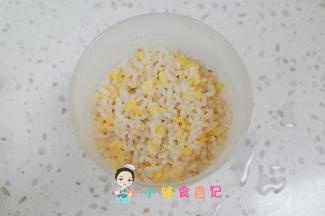 将煮好的米饭晾凉备用