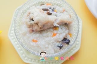 可以把鸡腿拿出来弄成丝也可以直接给孩子啃