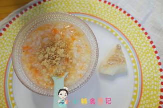 将粥盛出来放入猪肉松 鳕鱼碾碎即可