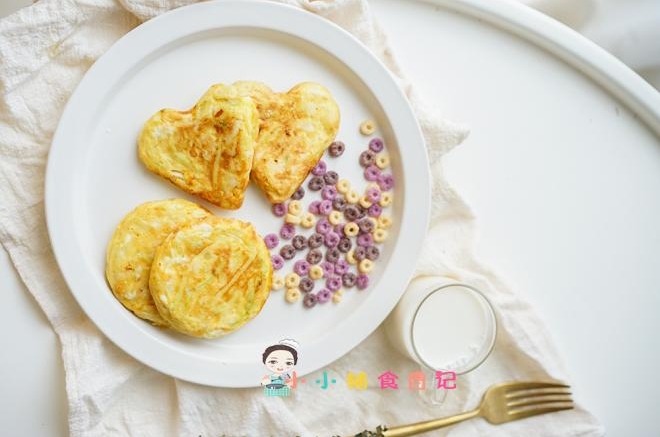 9个月以上西葫芦鸡肉蛋饼