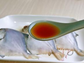 加入料酒，适当多一点也没关系，去腥。