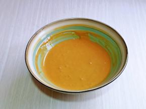 打至均匀，且无干粉，放旁边备用。