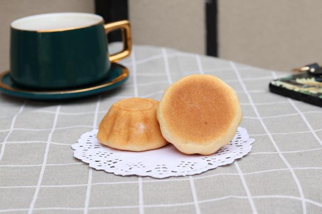 豆沙夹心小餐包