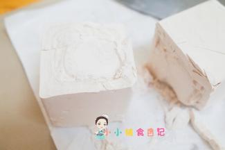 准备一把刀把酵母一分为二