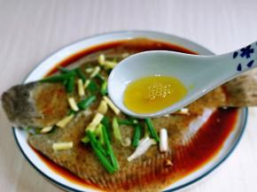 再淋上一点橄榄油，锁主水分同时还可以保鲜。