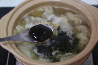 出锅前再加一勺蚝油即可！