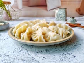 可以蘸一点点醋或者辣椒酱搭配着一起吃。