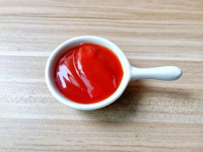 番茄酱要挑选番茄沙司来做，口感酸甜适口！