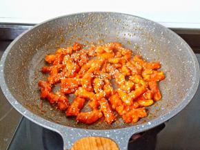 出锅撒点熟的白芝麻更香！