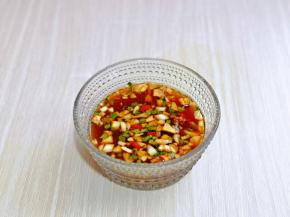 再加入纯净水，搅拌均匀。