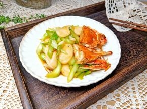 年糕有嚼劲，螃蟹肉质鲜美无比！