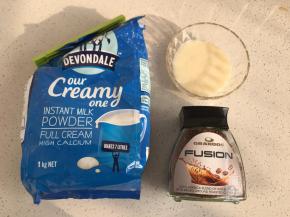 材料准备材料，奶粉也可以用脱脂的，还可以用宝宝奶粉