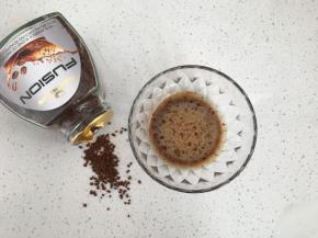 咖啡用水冲好，晾凉