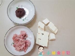 材料准备好，我用的是嫩豆腐口感更好