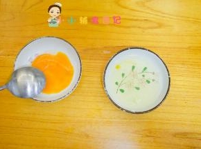 鸡蛋分出蛋清跟蛋黄