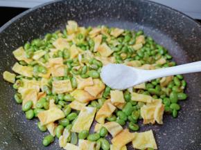 加一点盐调味。