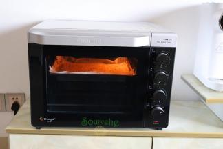 烤箱预热，170度，上下火，20分钟。