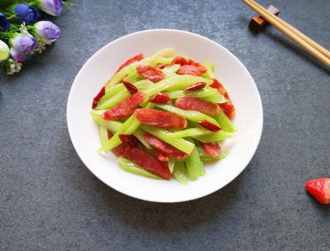 芹菜炒腊肠