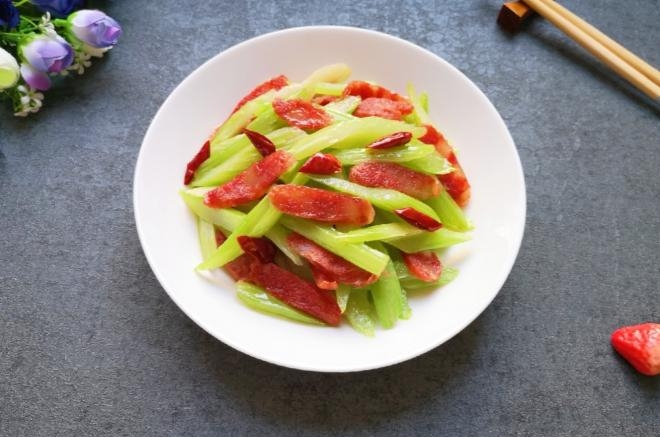 芹菜炒腊肠