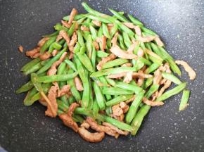 翻炒均匀。