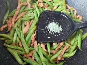 放蔬之鲜提味。