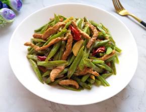 宝贝连说好吃好吃。