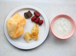 准备好所有食材。